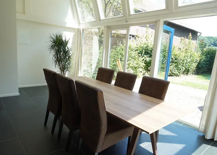 卡斯蒂尔尼斯维尔住宿加早餐旅馆 Wittem